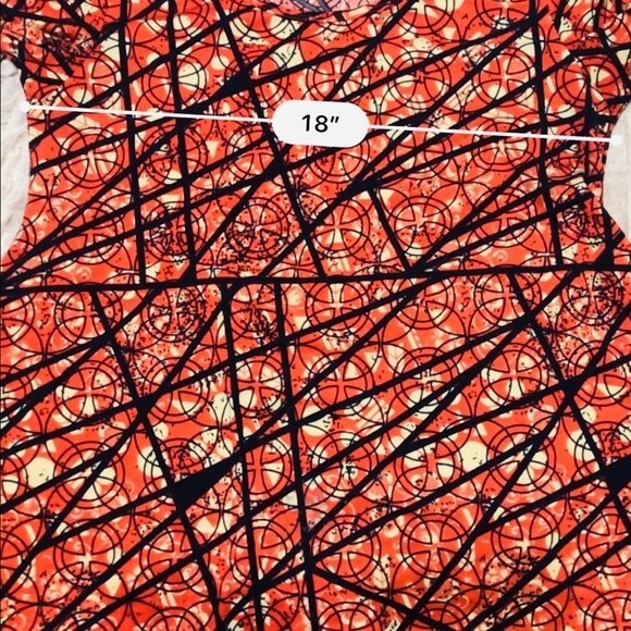 LuLaRoe Orange top Geometric print short sleeves long top size S - Picture 4 of 8